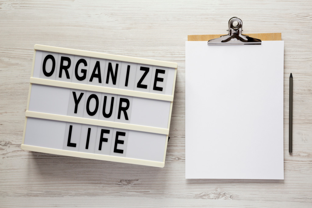 organize your life on lightbox